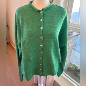 Elegant Green Button-Up Cardigan size Small